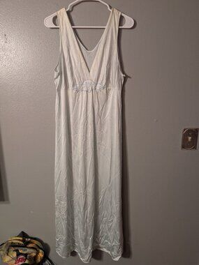 Vintage Vanity Fair Blue Antron III Nightgown Floral Embroidered Size M